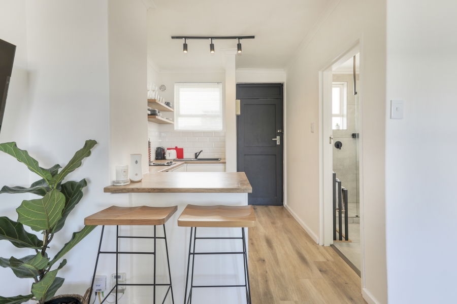 To Let 1 Bedroom Property for Rent in Green Point Western Cape